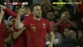 Otávio cruzou de forma perfeita e Diogo Jota não perdoou: assim foi o 2-0 de Portugal