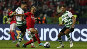 João Mário chegou como jogador livre mas custou mais de 5,5 milhões ao Benfica