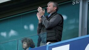 Roman Abramovich coloca Chelsea à venda e vai doar todos os lucros para as vítimas da guerra