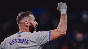 Imagem impressionante: Benzema mostra como está o dedo mindinho que partiu há três anos