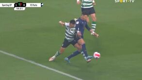 O lance do penálti sobre Evanilson que permitiu ao FC Porto iniciar a reviravolta frente ao Sporting