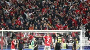 Benfica comercializa bilhetes para jogo com Ajax a partir de segunda-feira