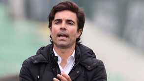 Mário Silva forçado a mudar onze do Santa Clara diante do Vizela