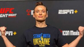 Lutadora de MMA ucraniana emociona-se após vitória: «Quero ajudar o país, o presidente e todo o exército»