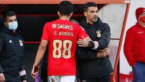 Gonçalo Ramos fez assim a reviravolta do Benfica num lance em que o Portimonense voltou a protestar
