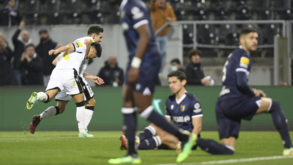 A crónica do V. Guimarães-Famalicão, 2-1: Reviravolta justa na altura certa