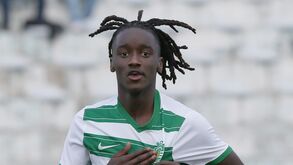 Sacavenense-Sporting, 1-4: Fairplay e goleada