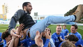 Jogadores atiraram Vasco Botelho da Costa ao ar