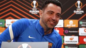 Xavi pisca o olho a Haaland