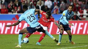 A crónica em vídeo do Benfica-Vizela (1-1): como a expulsão e Pedro Silva travaram a águia