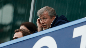 Iates de luxo de Abramovich 'colocados' em zonas seguras para escapar a sanções