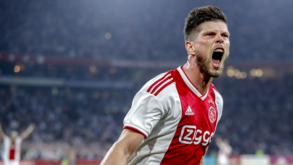 Huntelaar volta ao Ajax depois de acusações de assédio a Overmars 