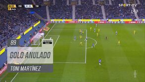 Toni Martínez viu ser-lhe anulado este golo já perto do final do FC Porto-Tondela