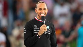 Lewis Hamilton vai adotar apelido da mãe: Mais um desportista a mudar de nome