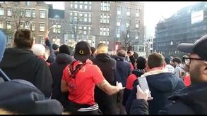 Os cânticos dos adeptos do Benfica em Amesterdão a poucas horas do jogo com o Ajax