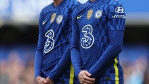 'Three' pediu, mas Chelsea não tira patrocinador da camisola: o motivo é... insólito