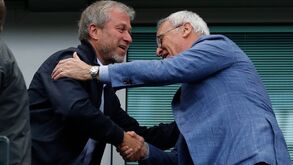 Ranieri recorda chegada de Abramovich ao Chelsea: «Parecia uma criança no recreio da escola»