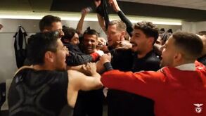 Os bastidores da vitória épica do Benfica: a mensagem de Rui Costa e o banho dos jogadores a Veríssimo
