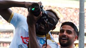 Osimhen no topo da Europa: O menino que vendia laranjas em Lagos é desejado em Inglaterra