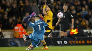 Wolverhampton-Leeds, 2-3: lobos vão ao tapete