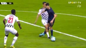 O resumo do Estoril-FC Porto: o golo, os casos mais polémicos e outros lances