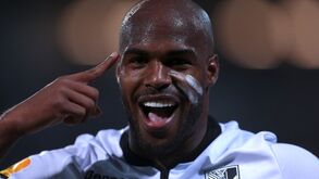 Estupiñán, goleador e... jogador livre?