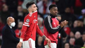 Gary Neville arrasa treinador e jogadores do United: «Foram a eventos de UFC, críquete, Fórmula 1...»
