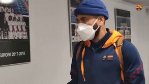 Da 'dança' de Dani Alves à festa no balneário: os bastidores da goleada do Barcelona no Bernabéu