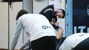 F1 no telemóvel, a palestra pré-jogo e Bruno Fernandes no balneário: os bastidores do V. Guimarães-Sporting