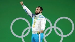 Halterofilista cazaque vê retirada medalha de ouro do Rio2016 após suspensão por anti-doping