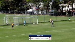 Incrível: jovem jogador mexicano marca um dos penáltis mais estranhos de sempre