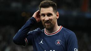 «Para o bem de todos, Messi devia sair do PSG em junho»