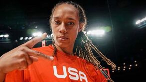 Estrela da WNBA presa na Rússia incorre numa pena de 5 anos num campo de trabalho