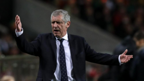 Fernando Santos: «Chateado com a equipa não fiquei mas não nos podemos pôr a jeito»