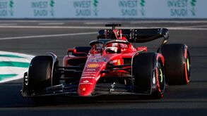 Charles Leclerc volta a bater a concorrência na segunda sessão de treinos livres em Jeddah
