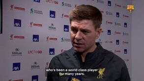Gerrard: «A contratação de Xavi foi um golpe de mestre do Barcelona»