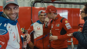Jack Miller é uma verdadeira máquina a abrir cervejas... com os dentes
