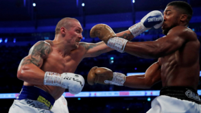 Oleksandr Usyk voltará à Ucrânia para combater depois de defender título mundial de pesos pesados