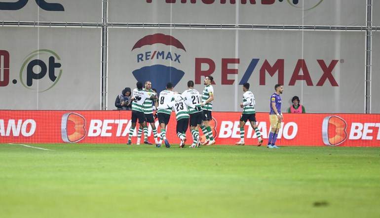 Sporting vence Moreirense e chega-se à frente, Sporting