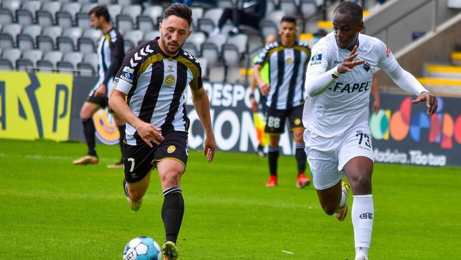Nacional-Académica, 3-1: madeirenses voltam às vitórias e 'afundam' ainda mais a Briosa