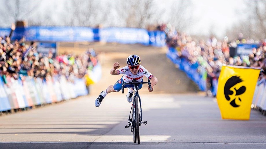 Campeão Do Mundo De Ciclocrosse Tom Pidcock Renova Com A INEOS Até 2027 ...