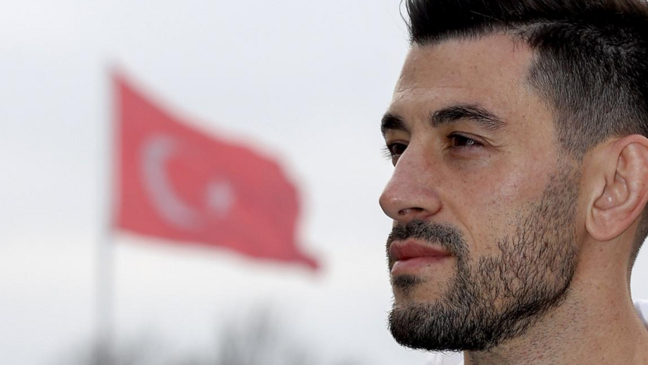 Ex-treinador do Benfica diz ao jogador para ignorar as críticas