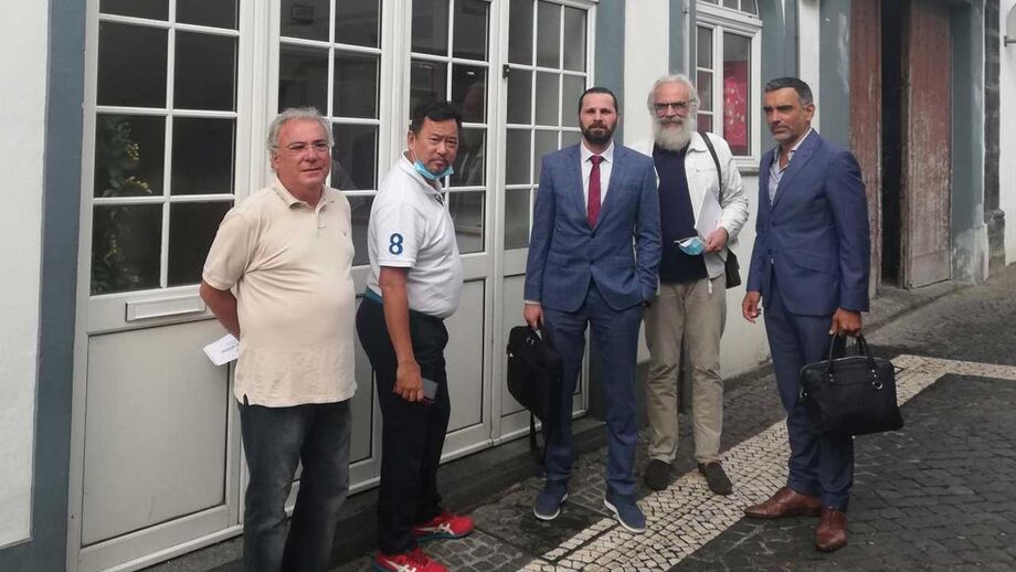 Ismail  Uzun (ao meio) lidera a SAD do Santa Clara