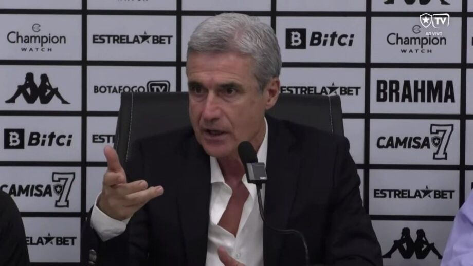 Técnico realizou primeira conferência de imprensa no Rio de Janeiro