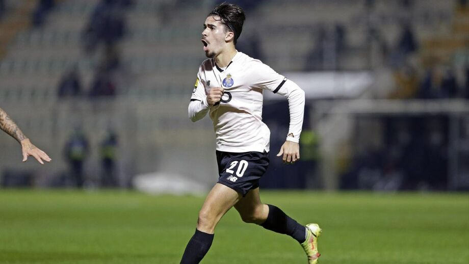 A crónica do Paços de Ferreira-FC Porto, 2-4: noite de estrelas para espantar rivais