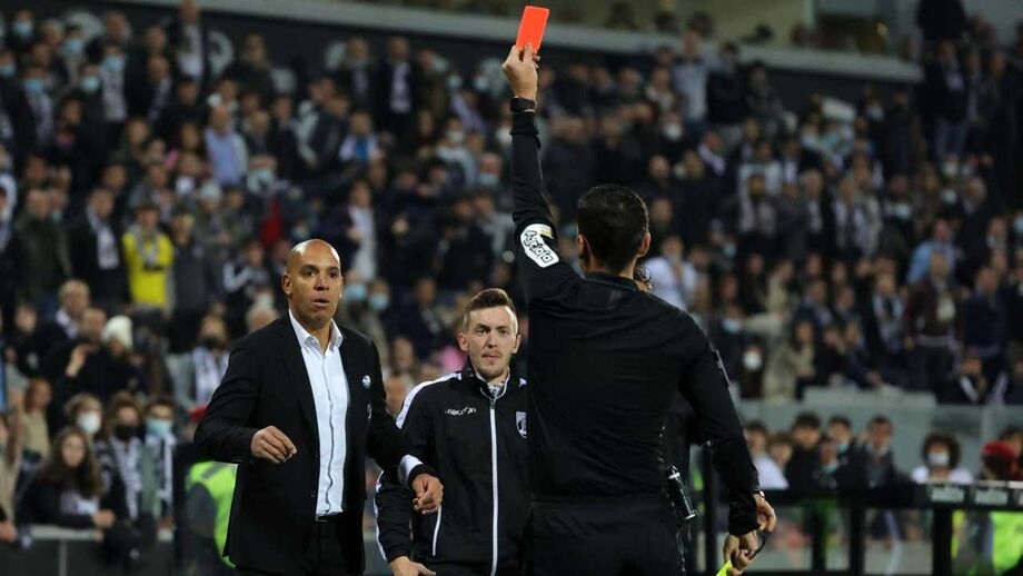 Equipa técnica do V. Guimarães só com dois elementos