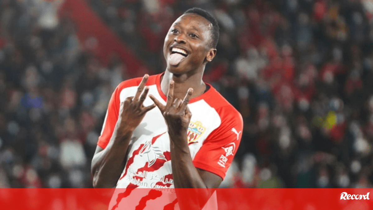 Bei Benfica wurde ein Ersatz für Darwin eingestellt, der möglicherweise auch aus Almeria – Benfica kommt