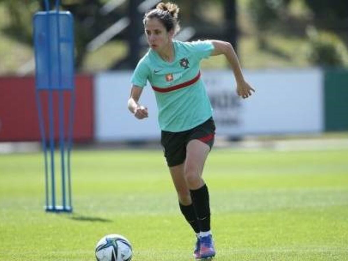 Futebol Feminino - 5 razões para ajudar a crescer a modalidade