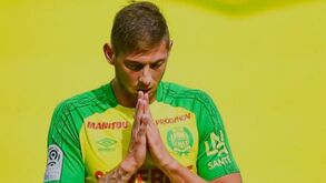 Cardiff ficou sem Emiliano Sala, desceu de divisão e agora quer ser indemnizado em 95 milhões