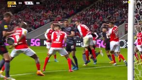 Vertonghen abriu o marcador no Sp. Braga-Benfica mas VAR anulou o golo